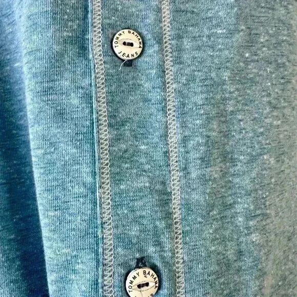 Tommy Bahama button down polo with the famous Logo. Breathable fabric Sz. Med. - Picture 11 of 11